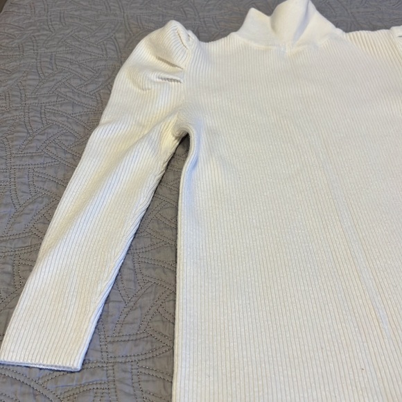 🟢 BUNDLE SALE 2 for $20 - MODERN Girls Knitted DRESS - Picture 4 of 9